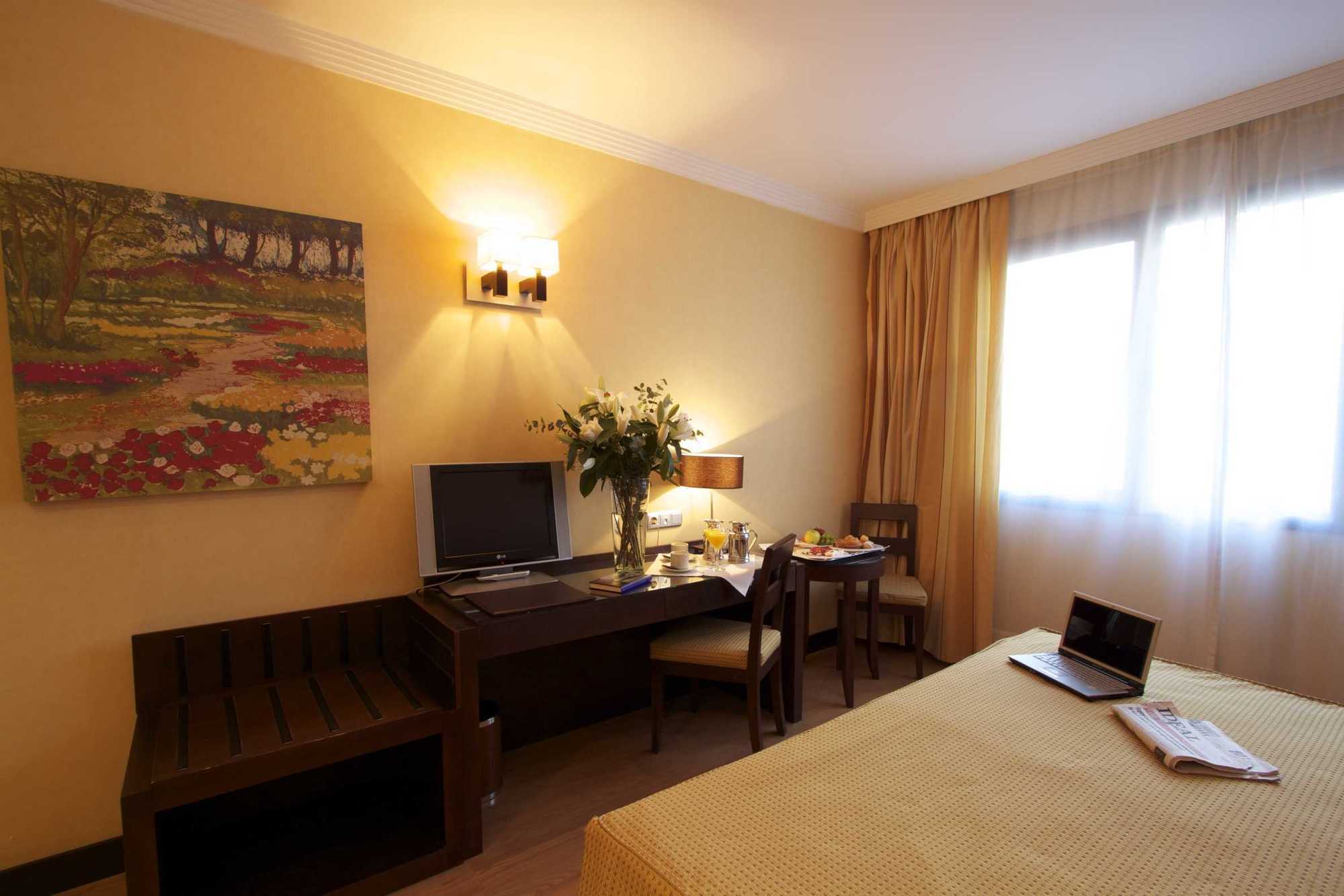 Hotel Occidental Granada Esterno foto