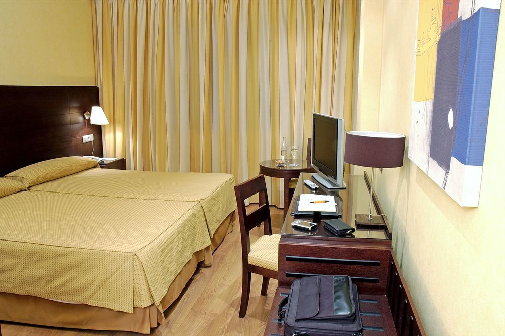 Hotel Occidental Granada Esterno foto