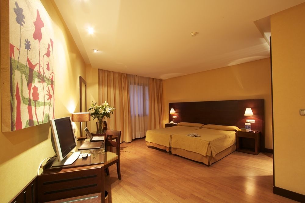 Hotel Occidental Granada Esterno foto